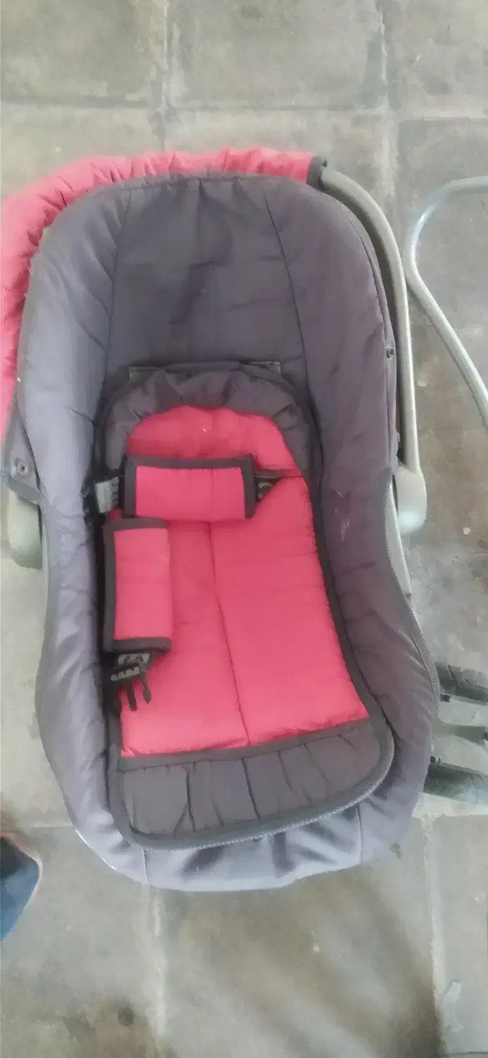 سیسمونی در حد نو|کالسکه و لوازم جانبی|فولادشهر, C8|دیوار