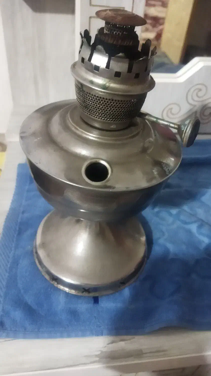 یک عدد چراغ گرسوز تمیز عالی|صنایع دستی و سایر لوازم تزئینی|گنبد کاووس, |دیوار