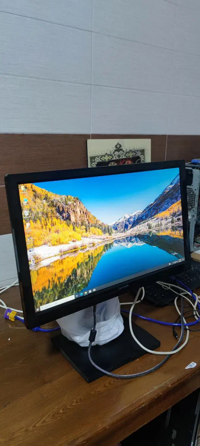 مانیتور Dell ips ۲۳ انتخابی هوشمند|قطعات و لوازم جانبی رایانه|قم, زنبیل آباد|دیوار