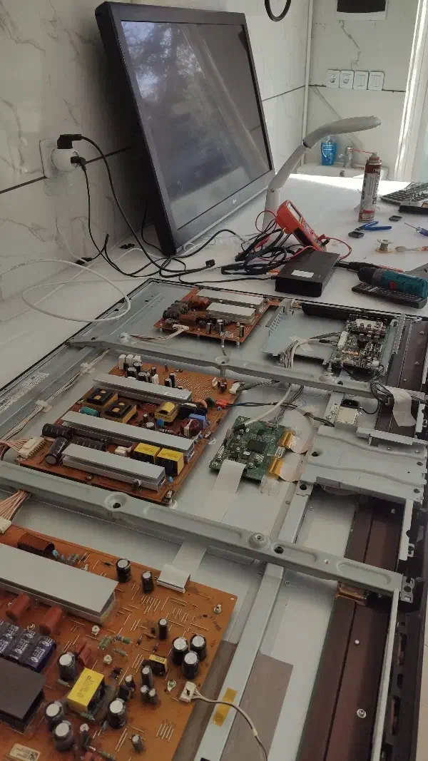 تعمیرات تلویزیون|تلویزیون و پروژکتور|تربت‌حیدریه, کاشانی|دیوار