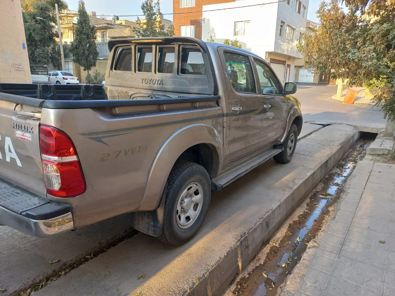 تویوتا هایلوکس مدل ۲۰۱۰ کم کار|خودرو سواری و وانت|شیراز, درکی|دیوار