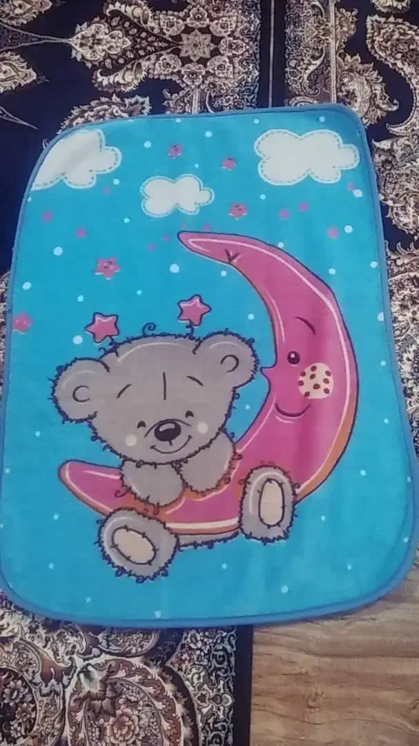 پتونوزاد|رختخواب، بالش، پتو|قدس, شهرک دانش|دیوار