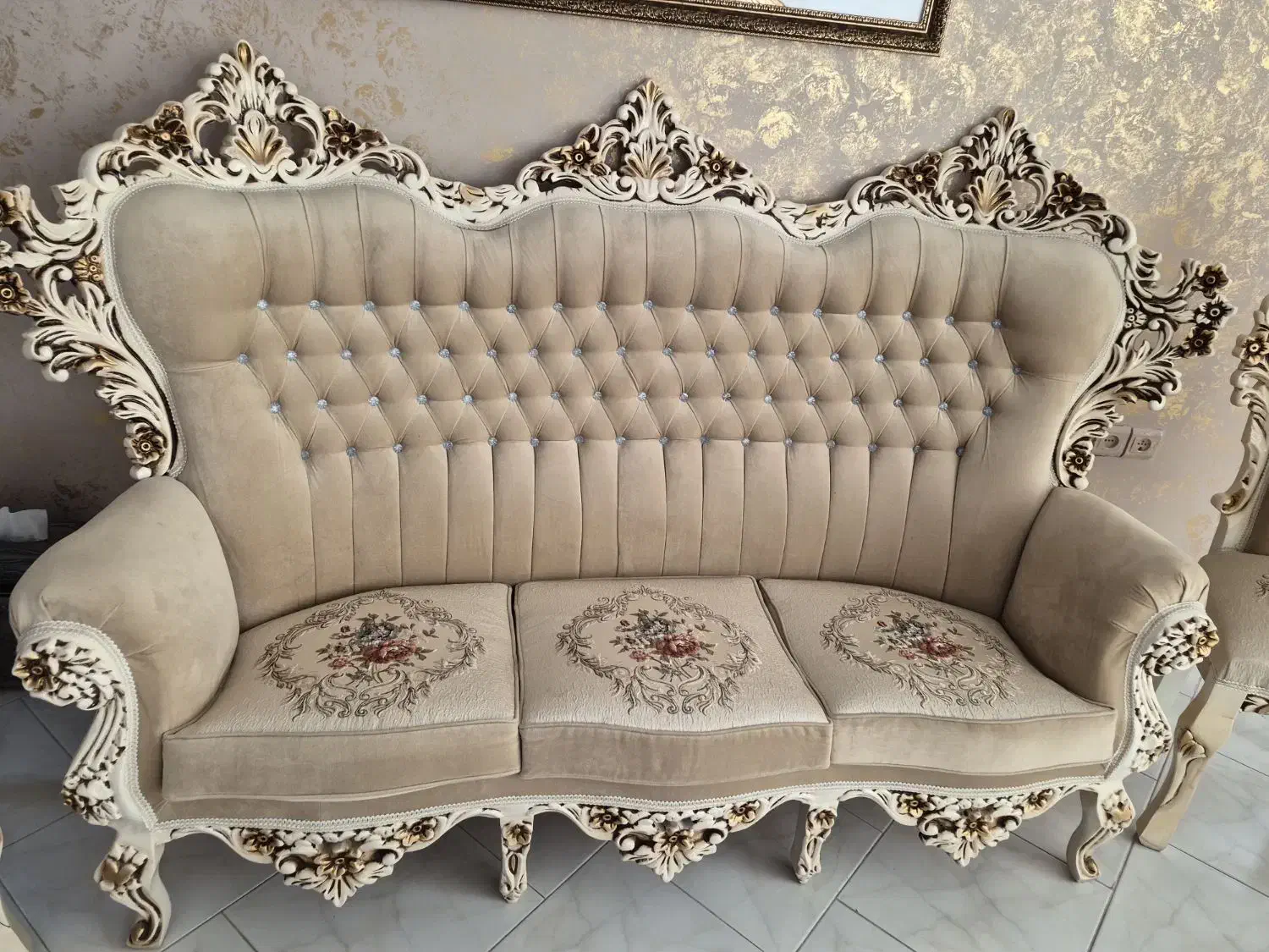 مبل سلطنتی|مبلمان خانگی و میز عسلی|نیشابور, فردوس شمالی|دیوار