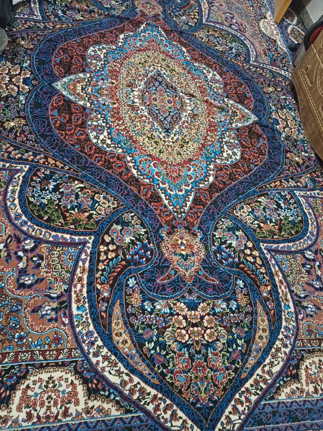 قالی ۱۲ متری|فرش|شهرکرد, |دیوار