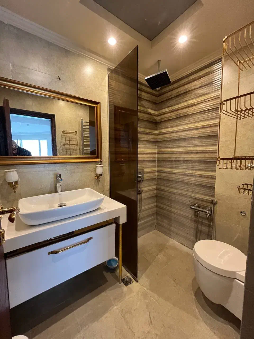 نیاوران۱۱۵متر.نوساز.ویو ابدی