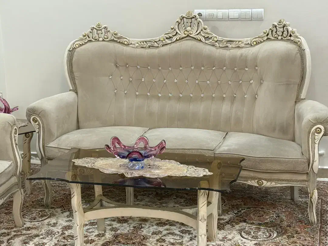 مبل نیمه سلطنتی ۹نفره|مبلمان خانگی و میز عسلی|قم, نیروگاه|دیوار