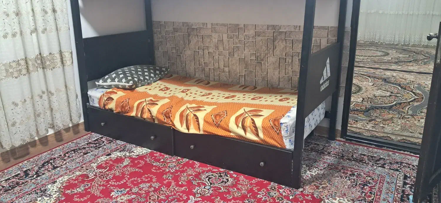 تخت خواب دو طبقه|تخت و سرویس خواب|صحنه, |دیوار