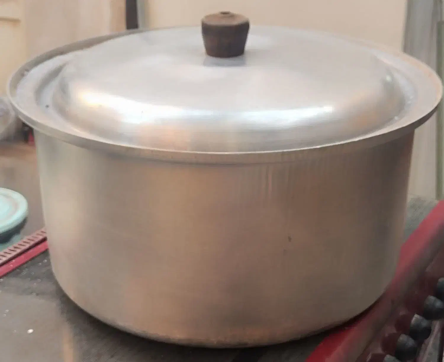 دیگ و قابلمه روحی بزرگ|ظروف پختوپز|قم, وادی السلام|دیوار