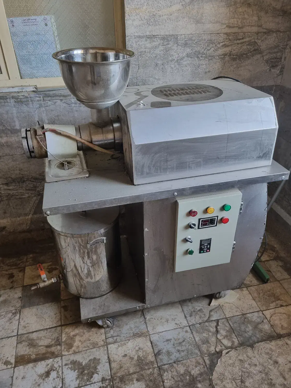 دستگاه روغنگیر پرس سرد|ماشین‌آلات صنعتی|همدان, |دیوار