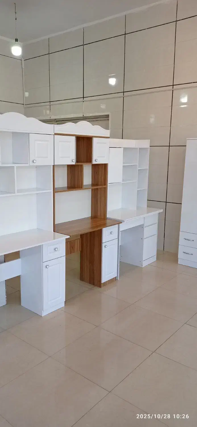 تولید انواع میز تحریر انواع مصنوعات چوبی با چک 555|میز تحریر و کامپیوتر|زنجان, |دیوار