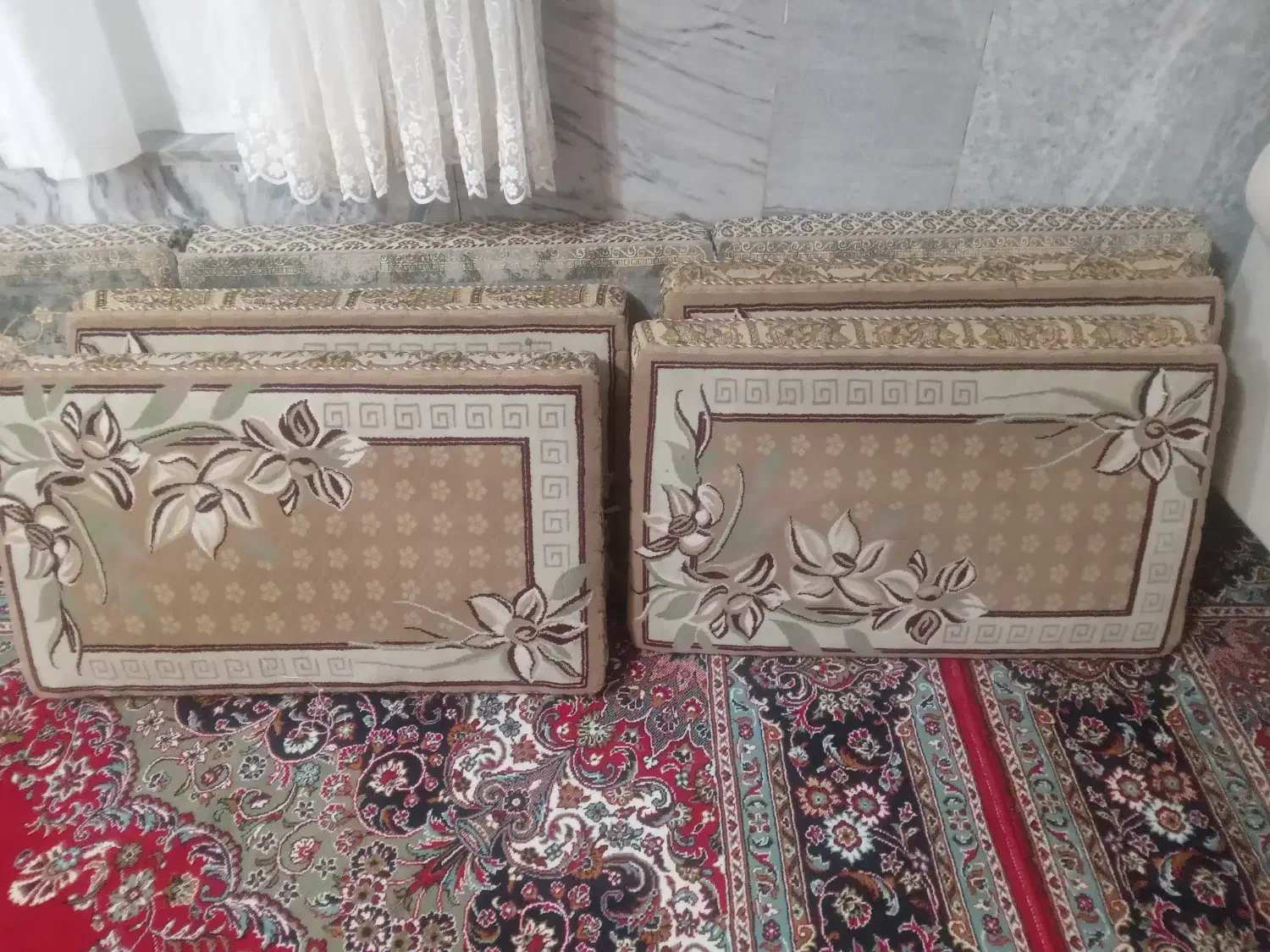 ۵عدد پشتی به قیمت ۵۰۰هزارتومان|پشتی|سریش آباد, |دیوار