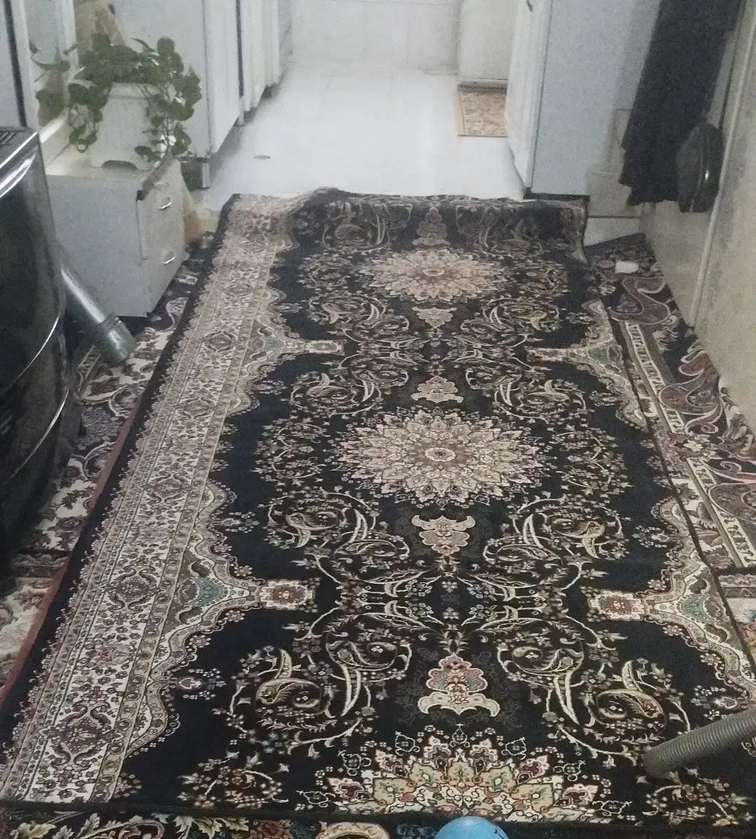 کناره فرش زیبا طولش ۲ نیم عرضش ا نیم|گلیم، جاجیم، گبه|قم, نیروگاه|دیوار