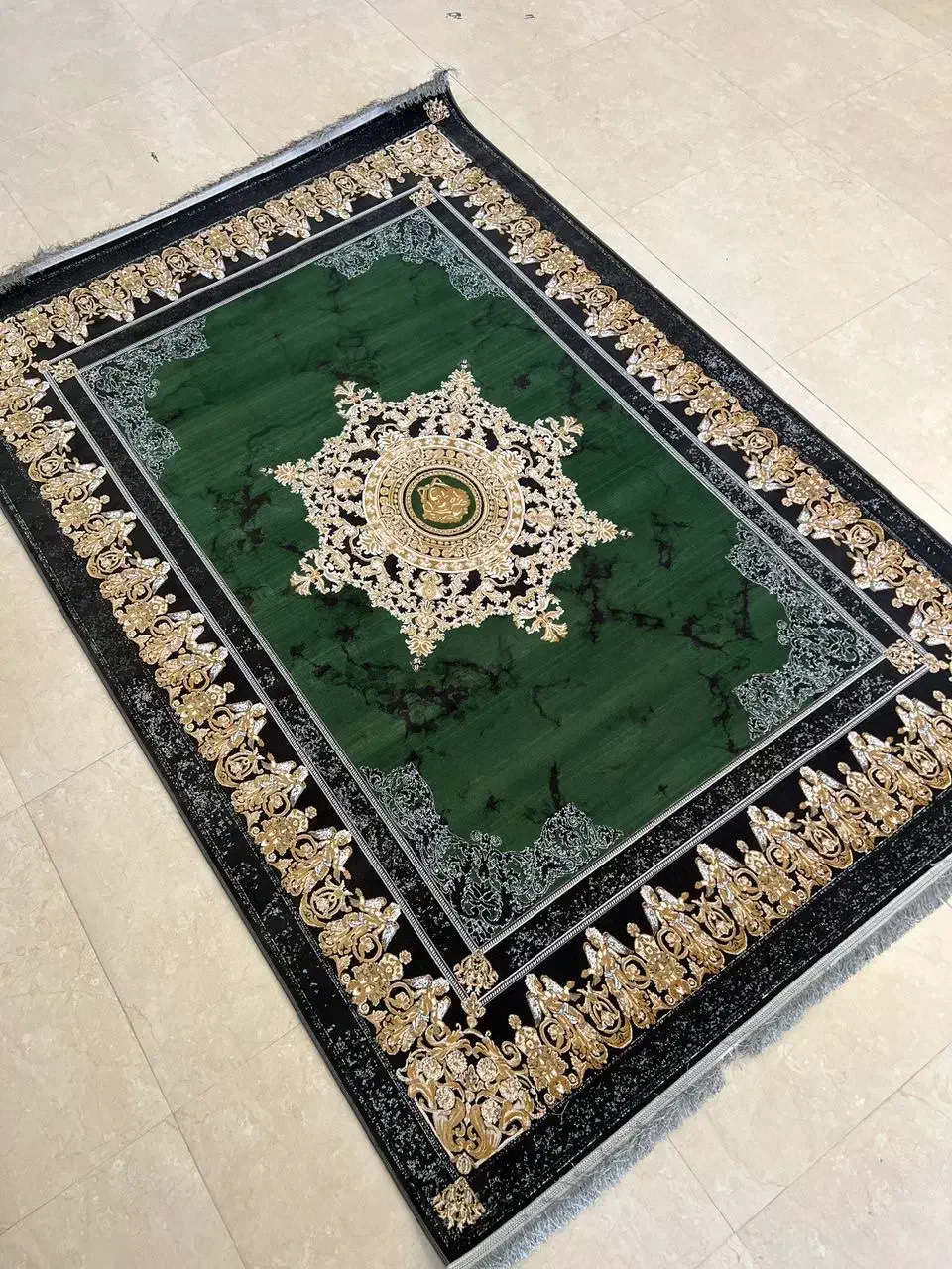 فرش نو کهنه/فرش برادران امیری '۰سبز کد ۳۳۲۴|فرش|شیراز, عادل آباد|دیوار