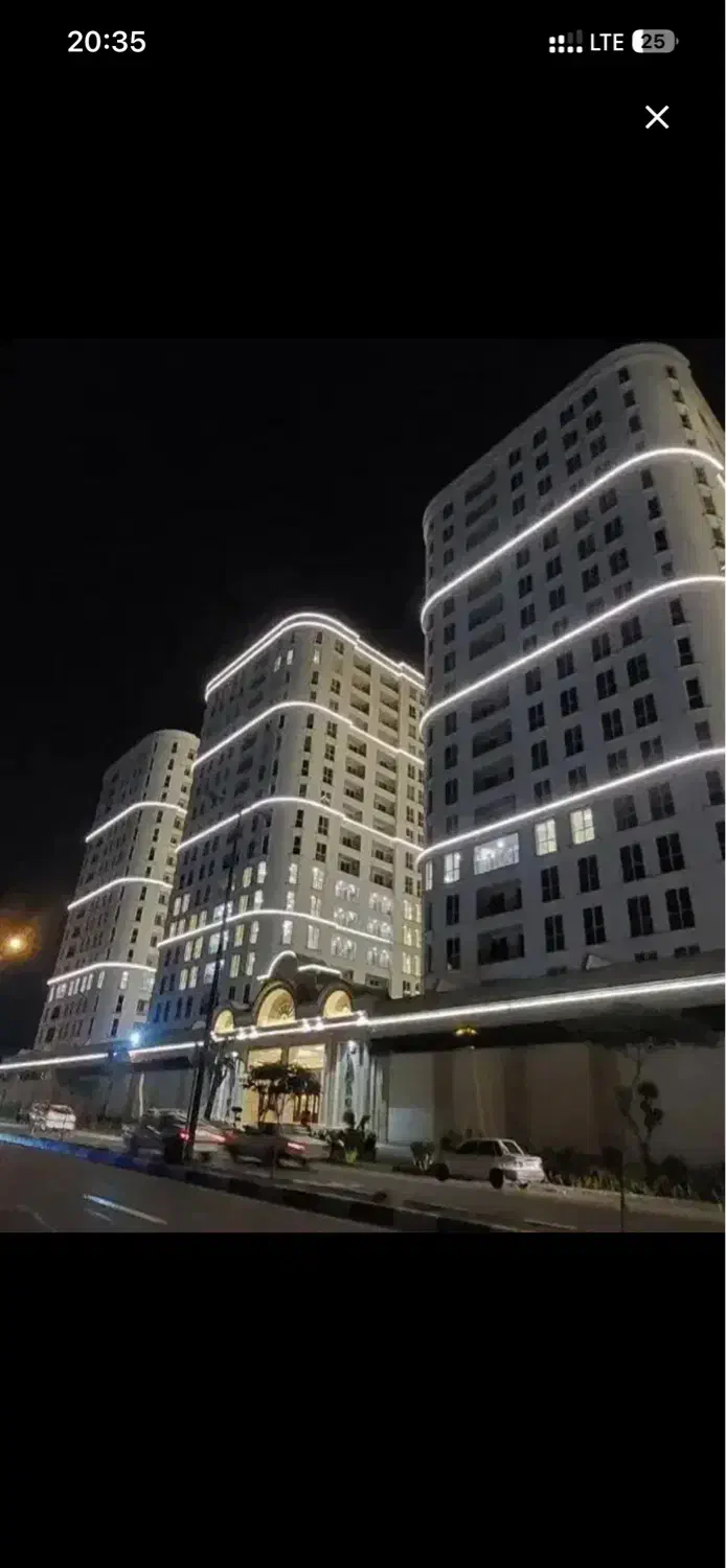 واحد ۱۱۵ متری رونیکا پالاس کوهک