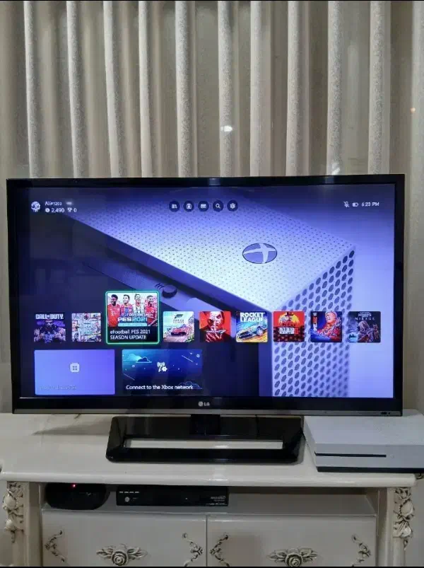 ایکس باکس وان|کنسول، بازی ویدئویی و آنلاین|ابریشم, |دیوار