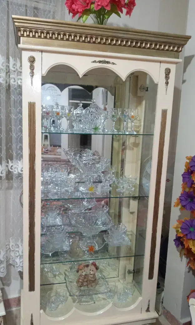 ویترین در حد نو|بوفه، ویترین، کنسول|آبسرد, |دیوار