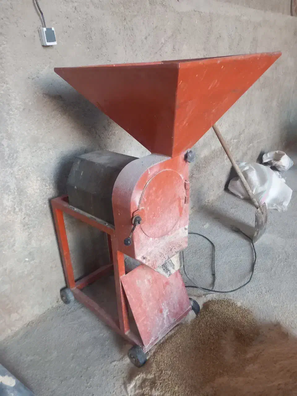 اسیاب برقی تک فاز  ۵۰۰ کیلویی|ماشین‌آلات صنعتی|جوادآباد, |دیوار