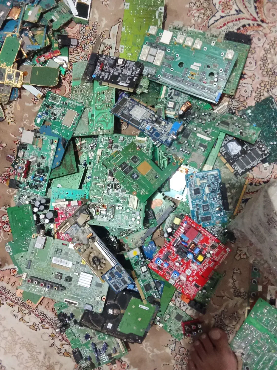 خریدار کامپیوتر گوشی مدارهای اوراقی|خدمات رایانهای و موبایل|ساری, |دیوار