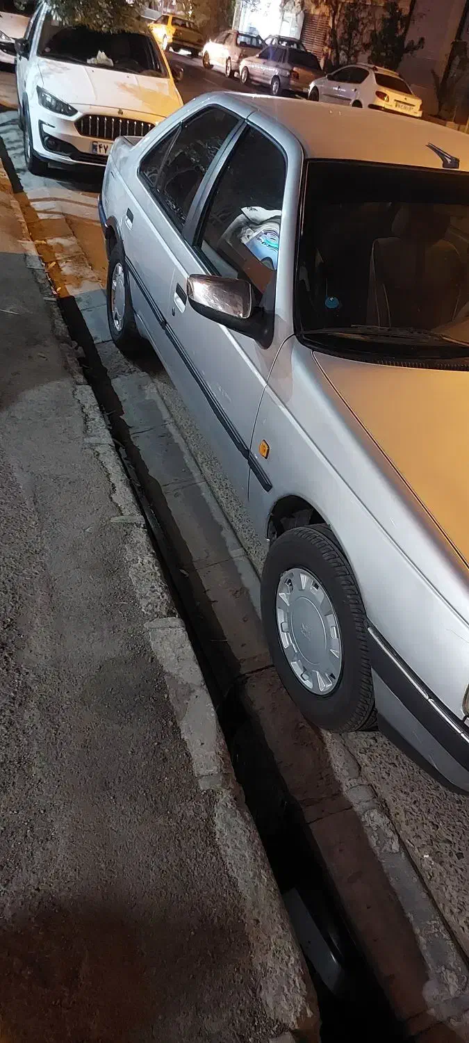 پژو 405 نقره‌ای متالیک|خودرو سواری و وانت|قم, زنبیل آباد|دیوار