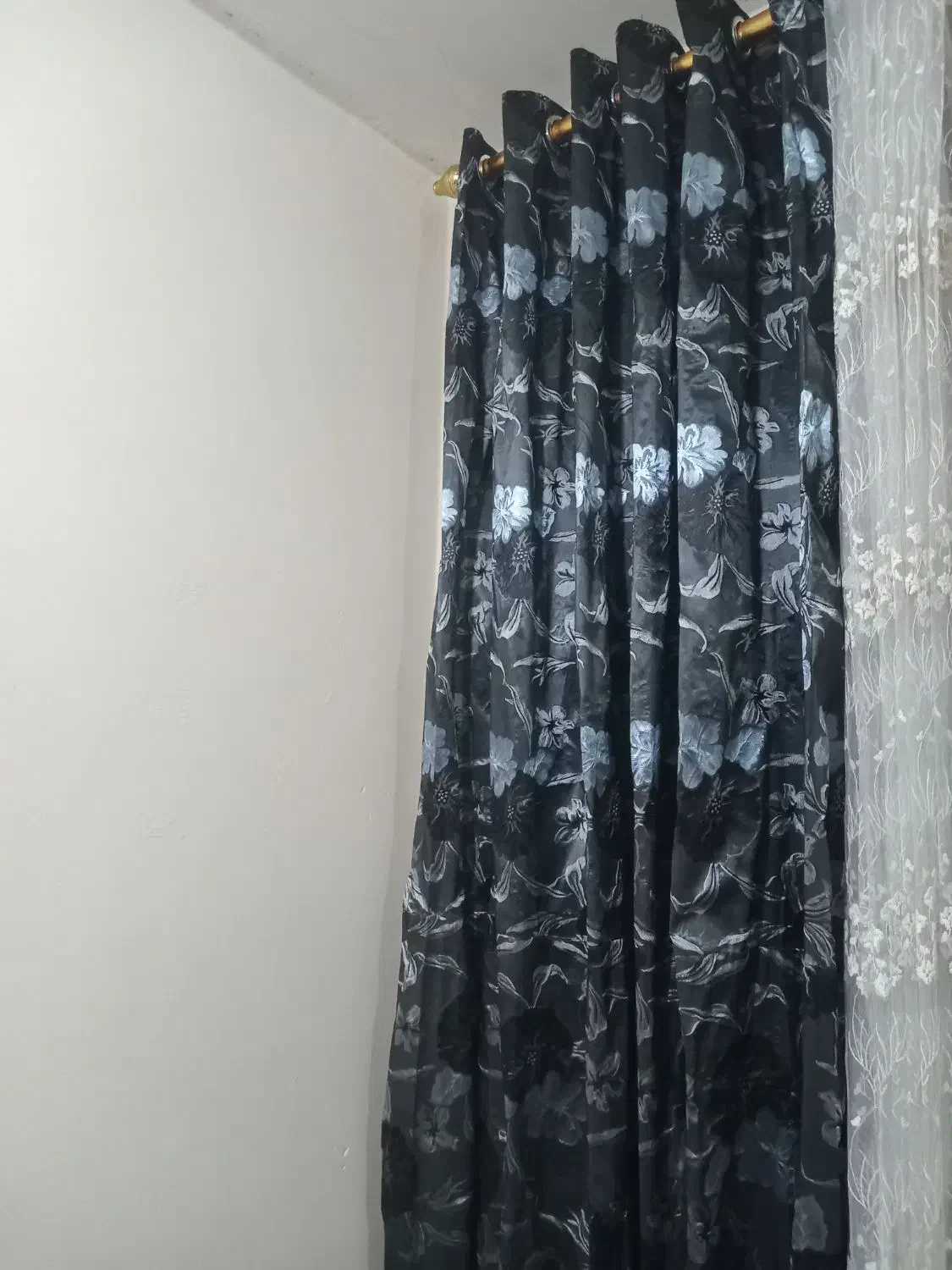 پرده طوسی رنگ|پرده، رانر، رومیزی|مسجد سلیمان, |دیوار