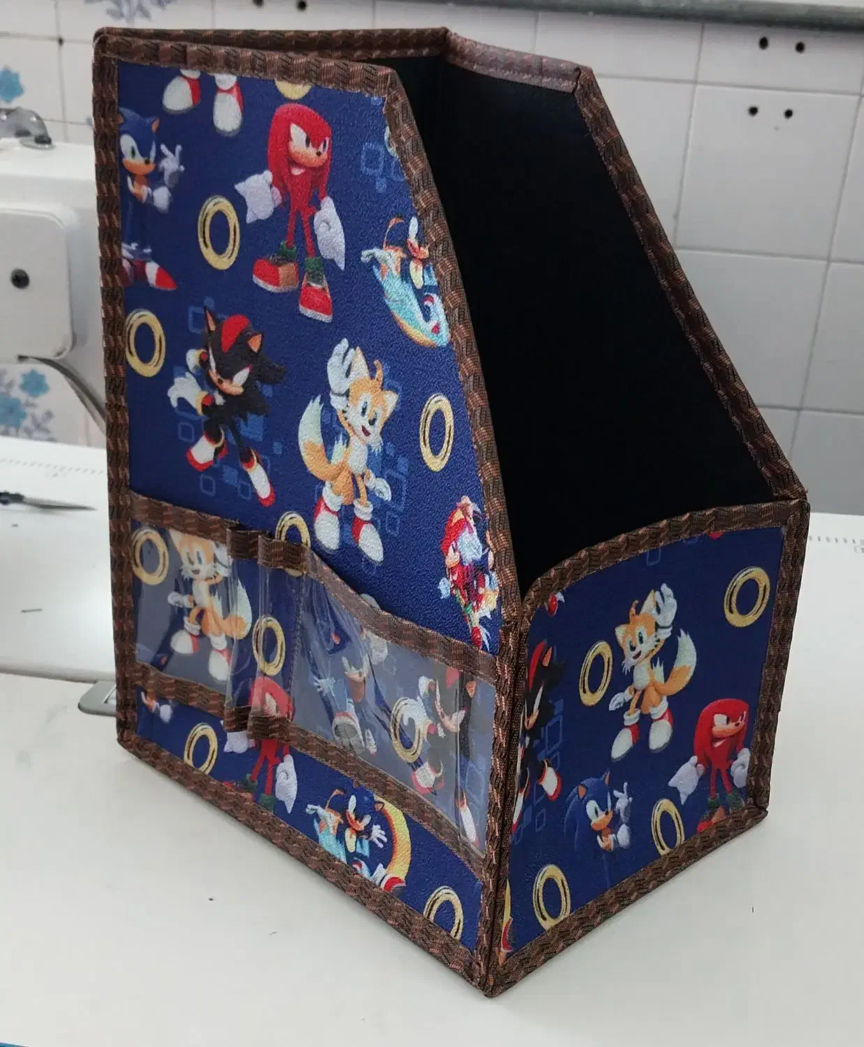 نظم دهنده کتاب|کتابخانه، شلف، قفسه‌های دیواری|گناباد, |دیوار