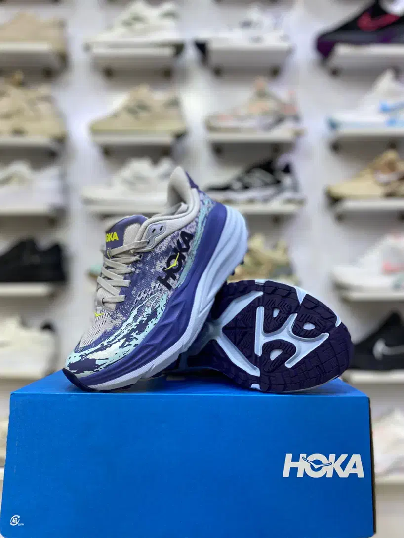 کتونی هوکا دوست سلامتی شما.|کیف، کفش، کمربند|بانه, |دیوار