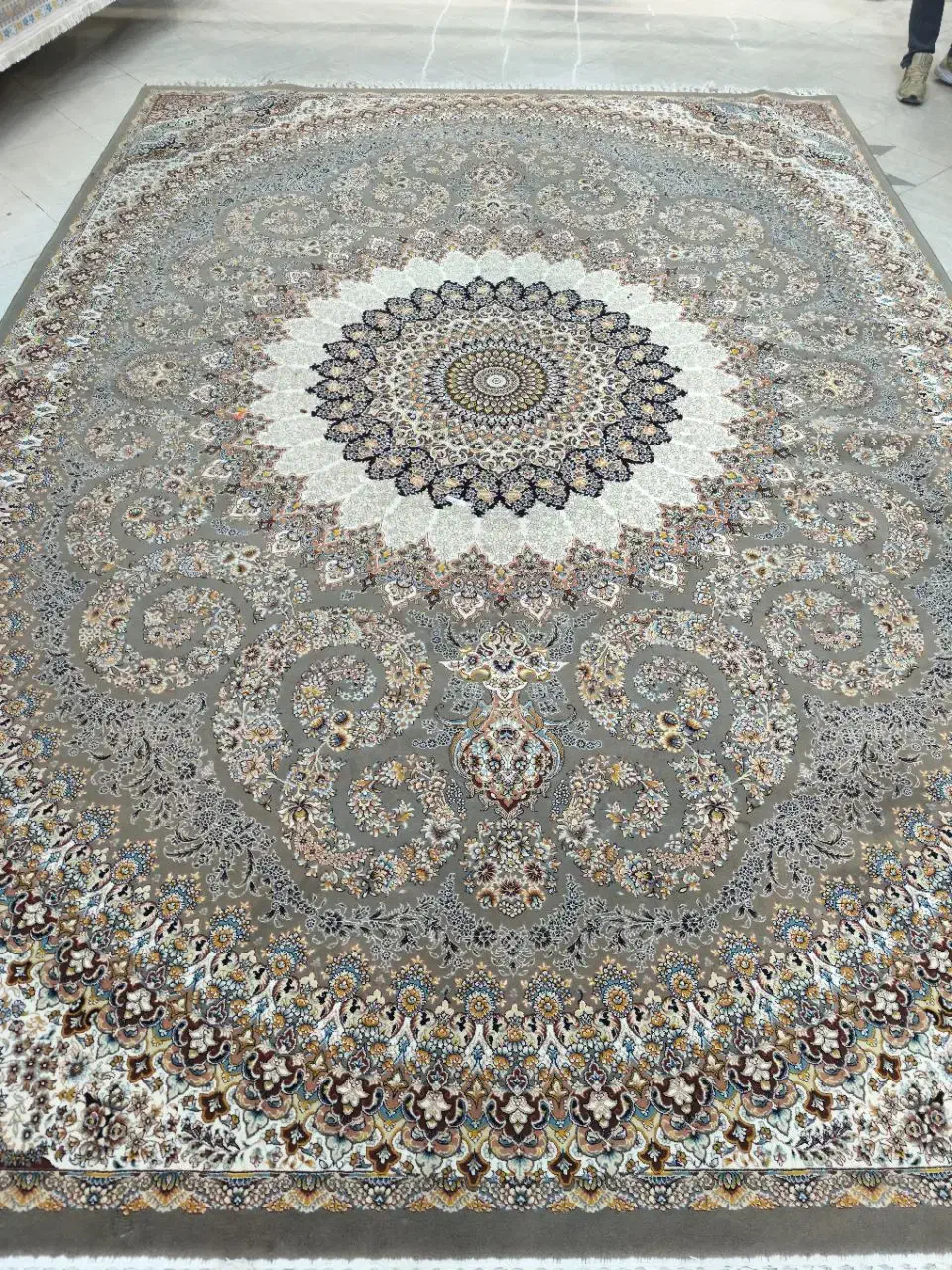 فرش دست دو اکرولیک ۷۰۰|فرش|اصفهان, شهید رجایی|دیوار