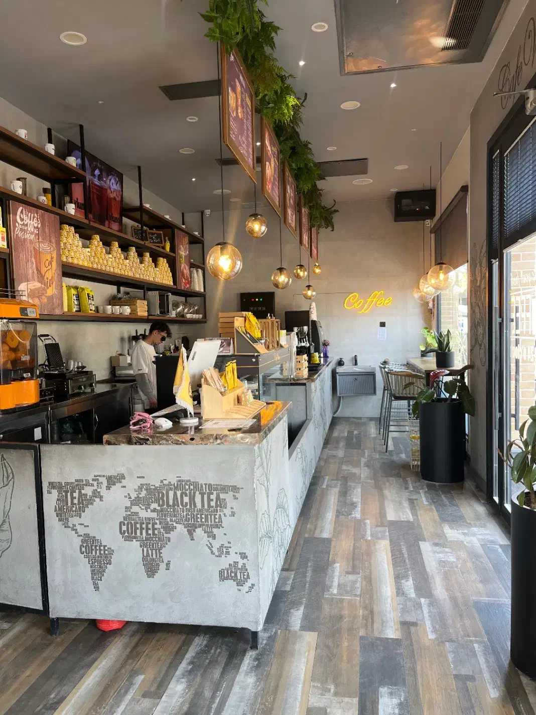 کاردر کافه ویونا شیفت شب|استخدام خدمات فروشگاه و رستوران|تهران, گاندی|دیوار