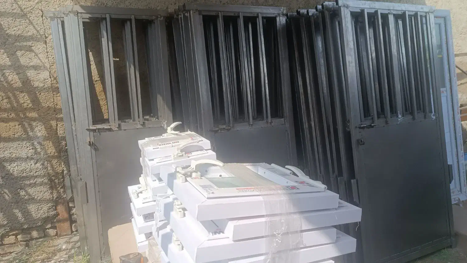 درب وپنجره اهنی انباری درهمه ابعاد موجوده|مصالح و تجهیزات ساختمان|گرگان, |دیوار