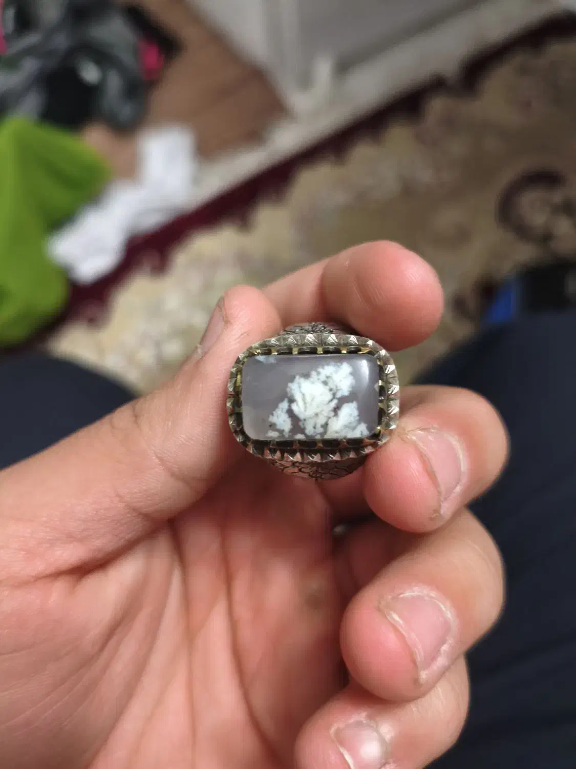 انگوشتر|جواهرات|میبد, |دیوار