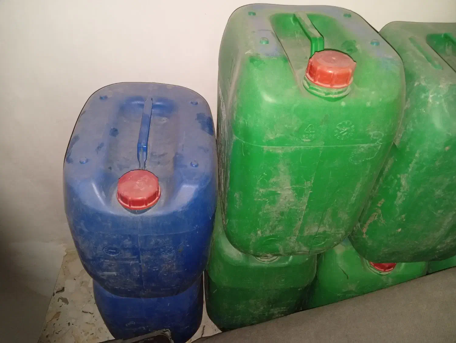 گالن|ظروف نگهدارنده، پلاستیکی، یکبارمصرف|سراوان, |دیوار