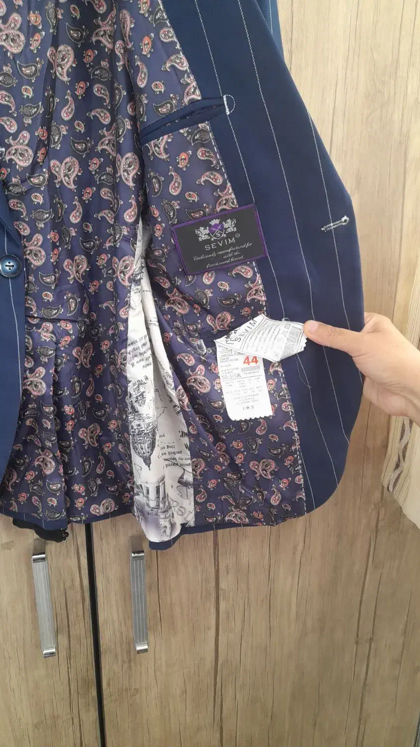 فروش لباس کت|لباس|اصفهان, سرچشمه|دیوار