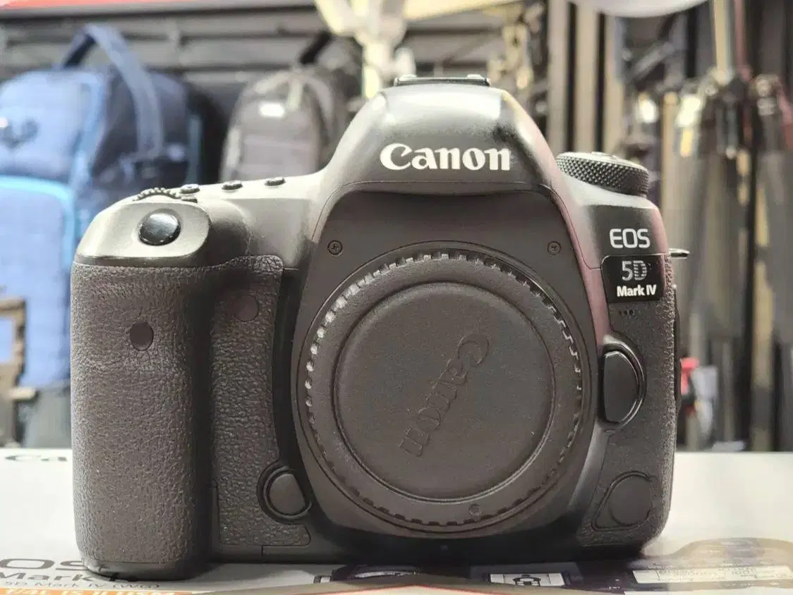 دوربین عکاسی canon 5d iv با لنز 85 سیگما f1.4|دوربین عکاسی و فیلمبرداری|تهران, دبستان|دیوار