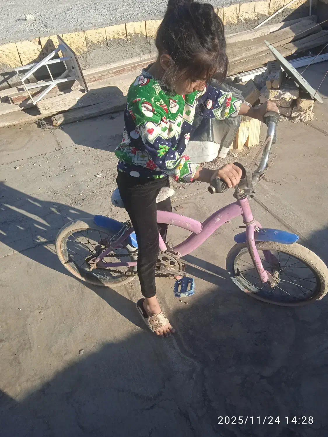 دوچرخه لاستیک توپر هست سالم|دوچرخه، اسکیت، اسکوتر|مشهد, شهید جنگی|دیوار