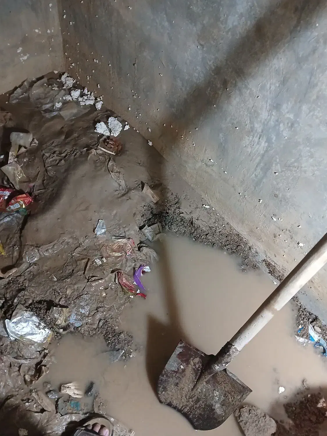 نضافت حوض انبار وتعمیرات حوض|خدمات پیشه و مهارت|چابهار, |دیوار