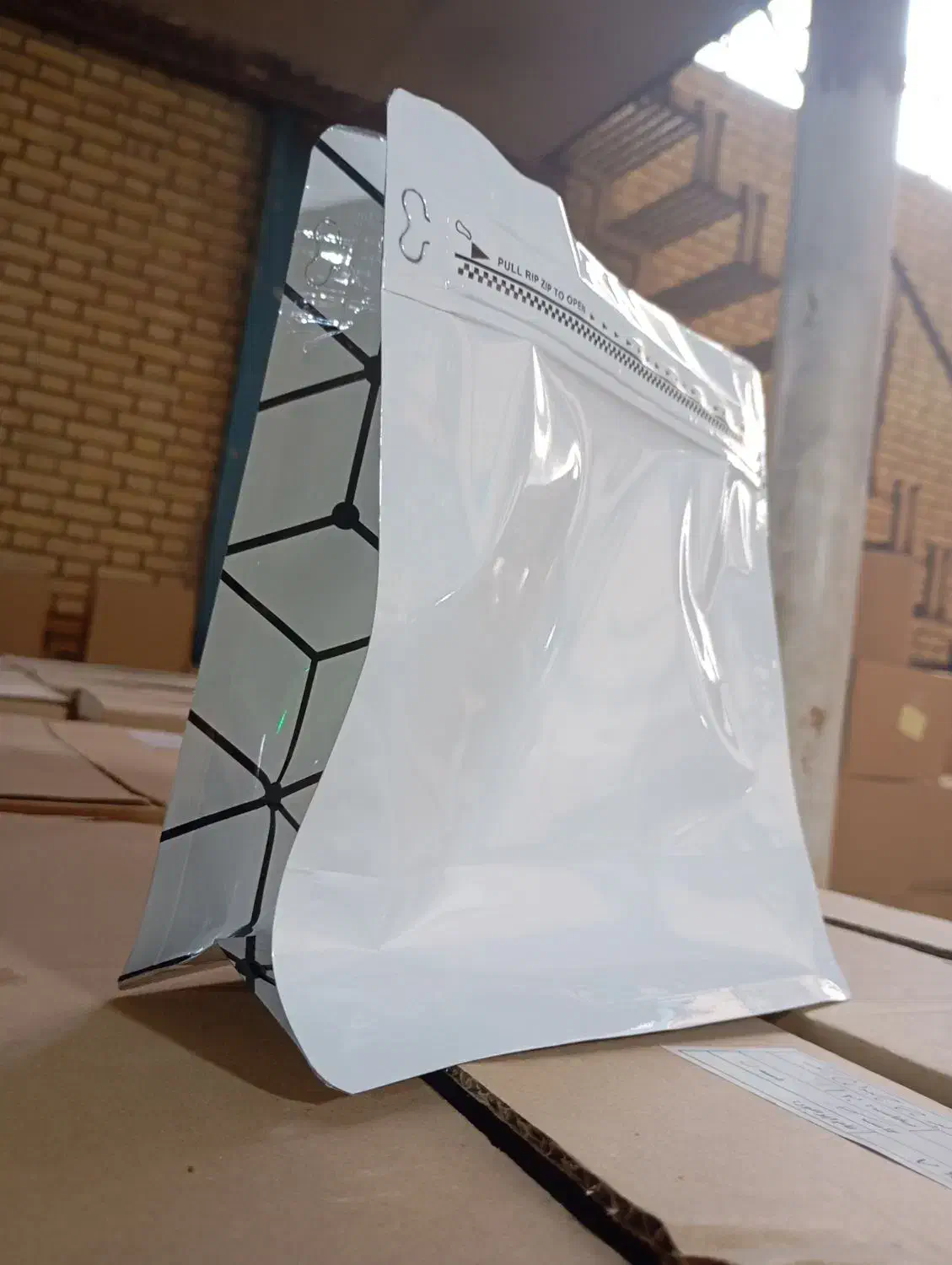 انواع پاکت های زیپدار ایستاده ساده و رنگی|ظروف نگهدارنده، پلاستیکی، یک‌بارمصرف|برخوار, |دیوار