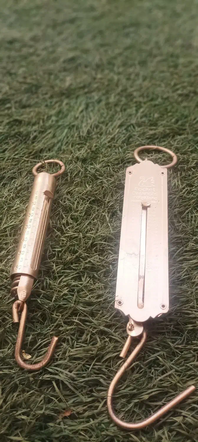 دو عدد ترازو قدیمی|کلکسیون اشیاء عتیقه|لاهیجان, شهرک جانبازان|دیوار