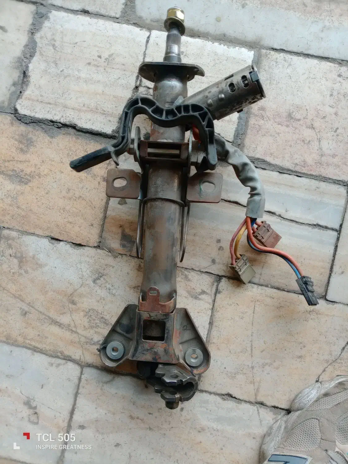 تلسکوپی فرمان سمند|قطعات یدکی و لوازم جانبی|اصفهان, درب کوشک|دیوار