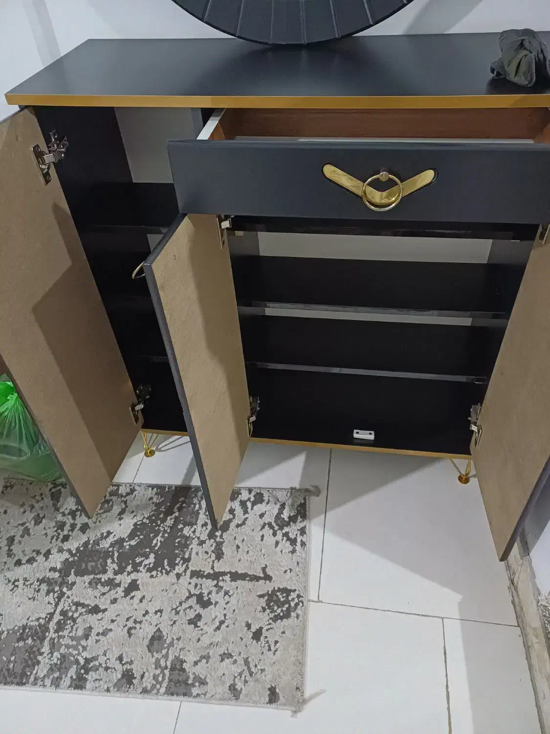 جاکفشی و میز تی وی و جلو مبلی و ۳عدد عسلی|مبلمان خانگی و میز عسلی|قرچک, پویینک|دیوار