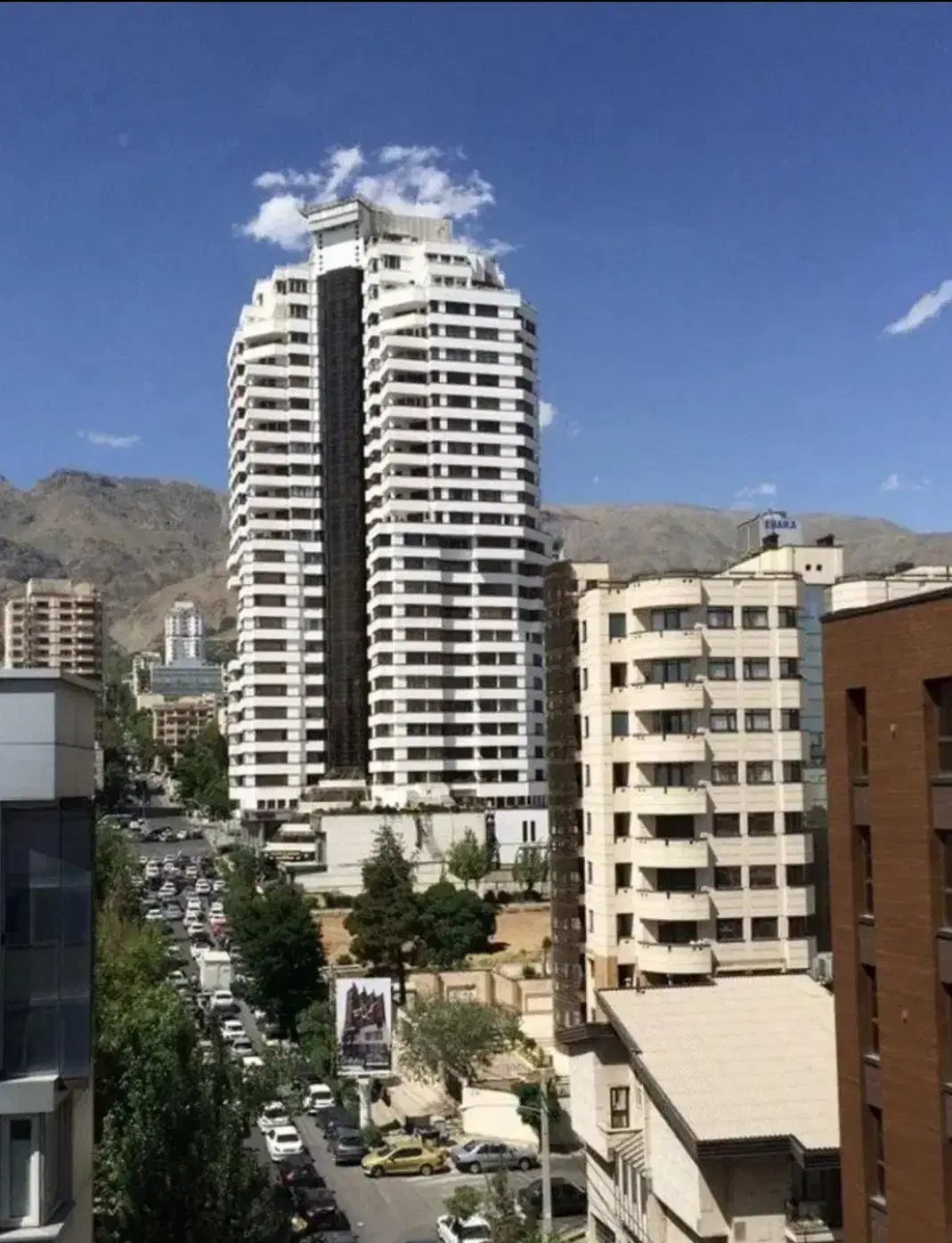 مغازه ۲۴ متر(مناسب برای طلا و سکه) پاساژ کوه نور|اجارهٔ مغازه و غرفه|تهران, فرمانیه|دیوار