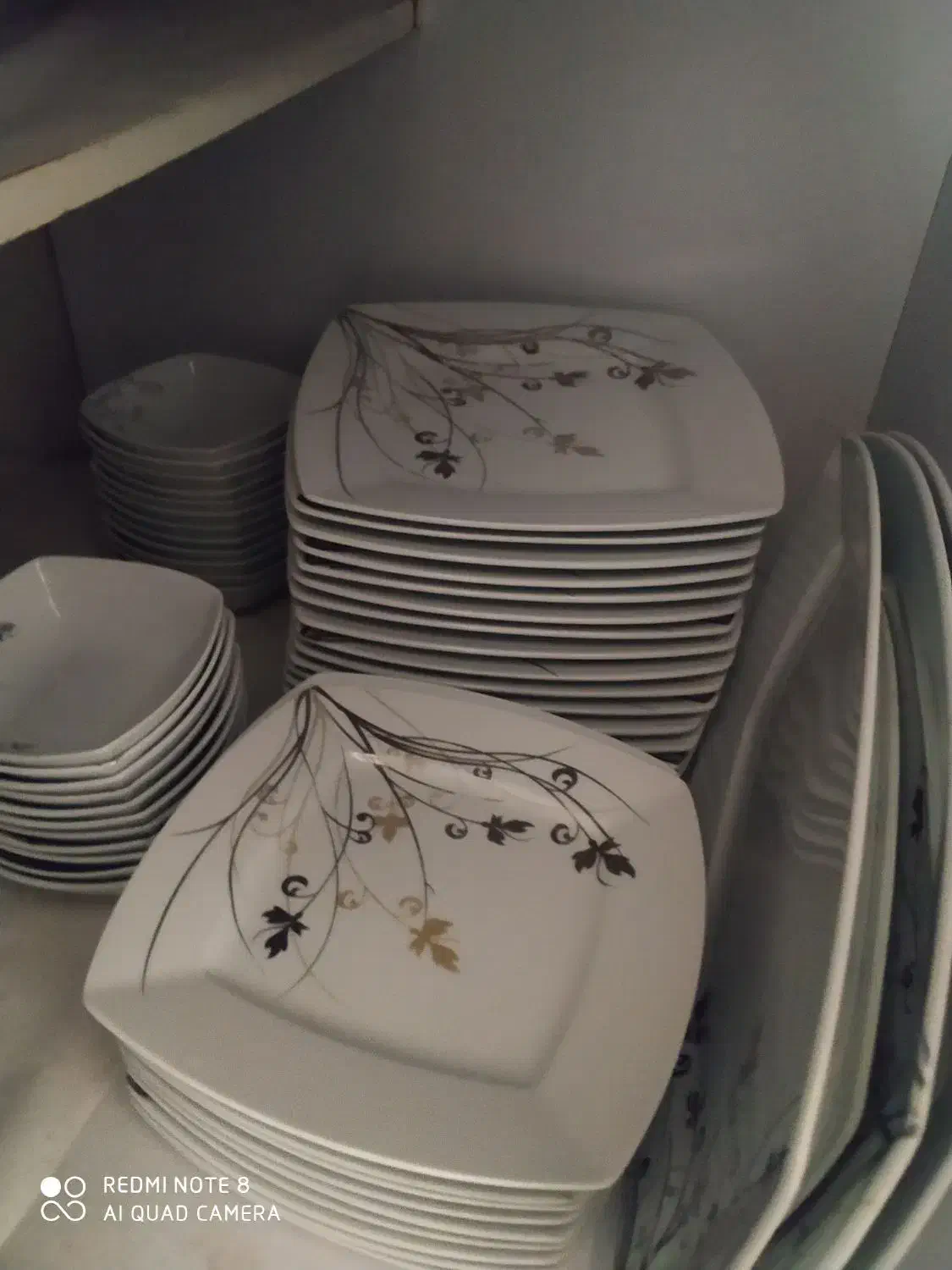 سه دست چینی درجه یک|ظروف سرو و پذیرایی|پاکدشت, پاکدشت (مامازند)|دیوار