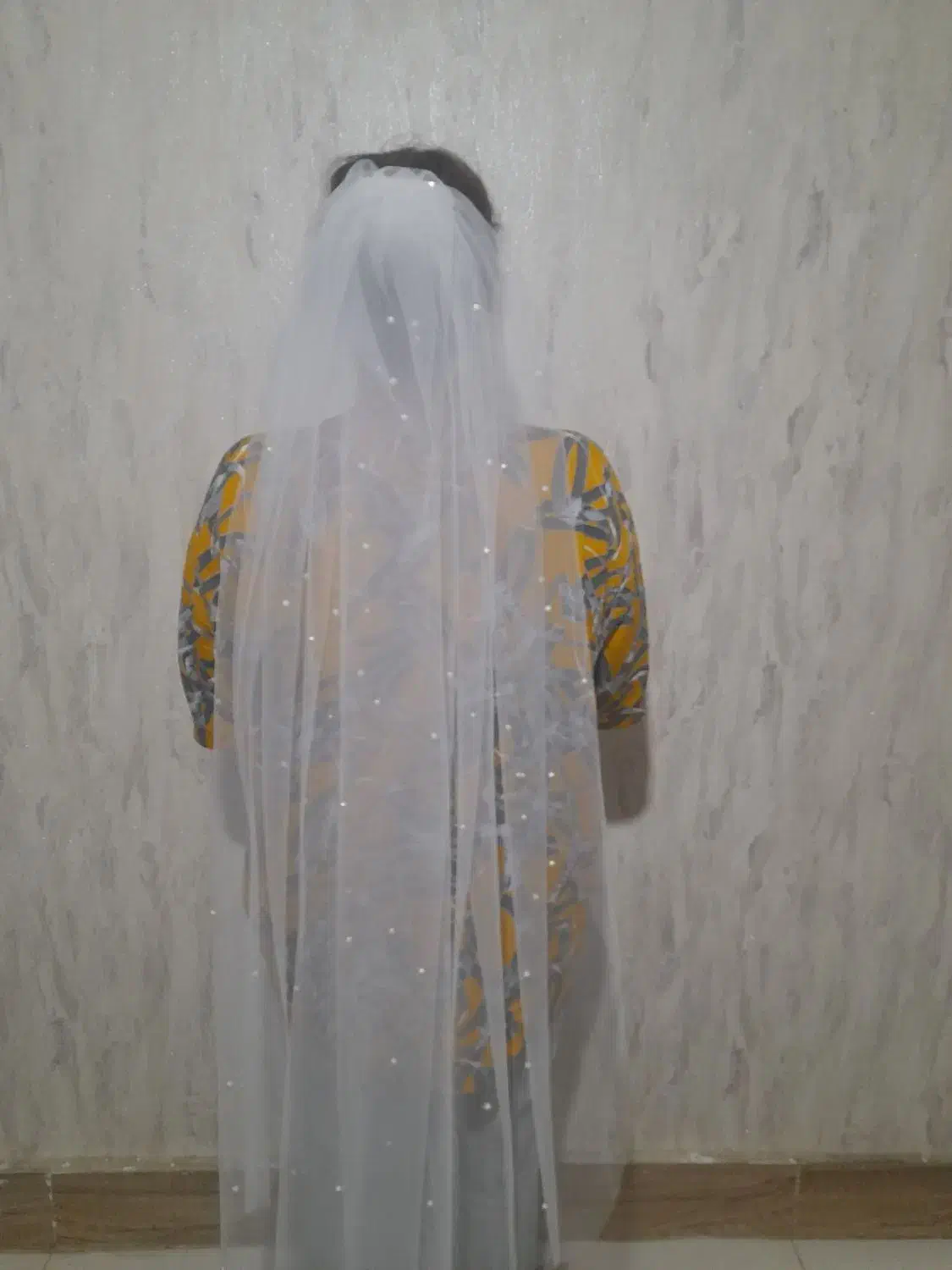 تور عروس|لباس|مشهد, کشف|دیوار