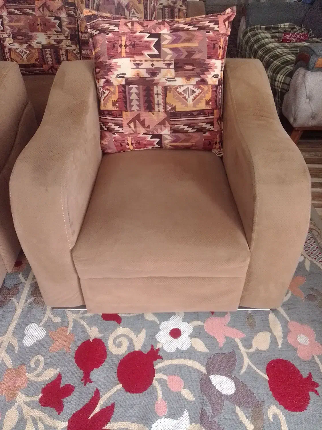 مبل ۷نفره|مبلمان خانگی و میز عسلی|تولم شهر, |دیوار