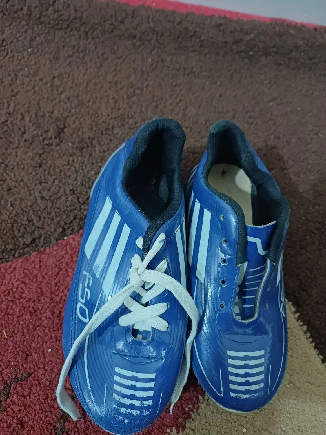 کفش ورزشی|کیف، کفش، کمربند|اهواز, کوی طلاب|دیوار