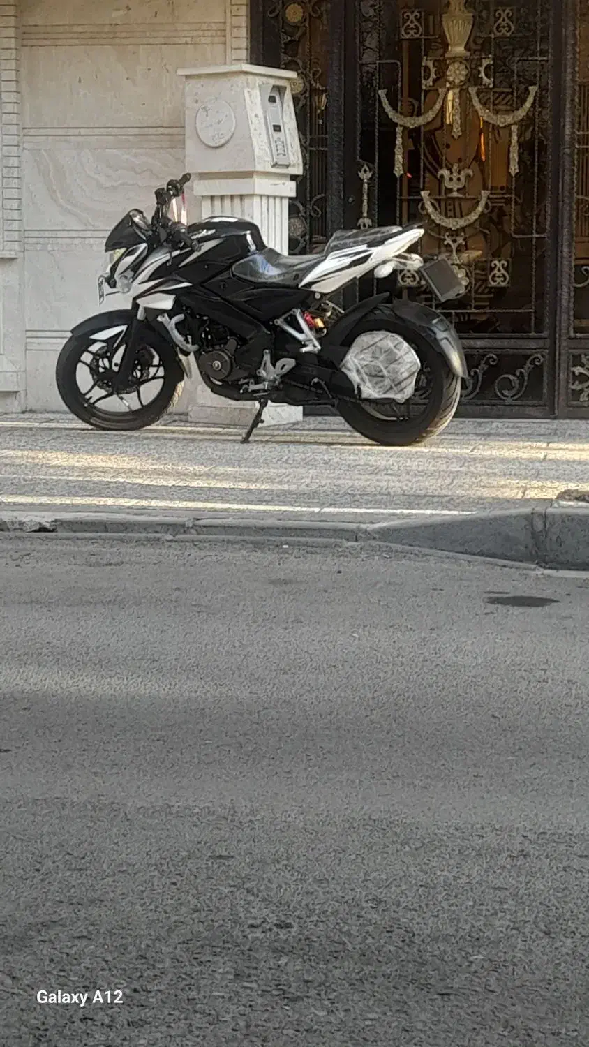 آن اس ۲۰۰ صفر واقعی|موتورسیکلت|کرج, کمال‌شهر|دیوار