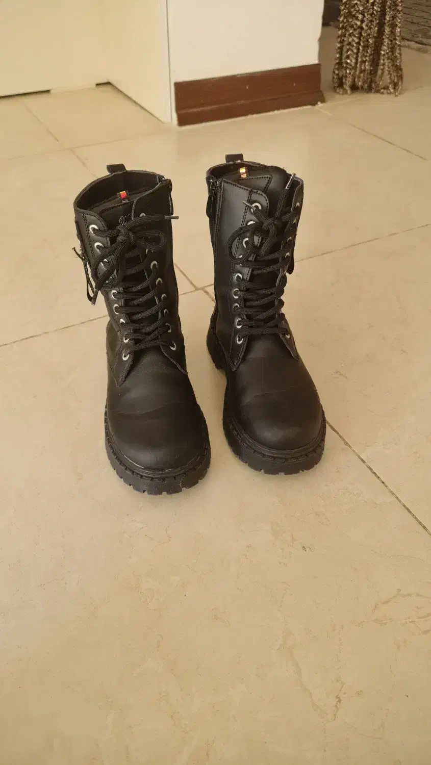 نیم بوت دخترانه سایز ۳۷|کیف، کفش، کمربند|نجفآباد, بازار|دیوار