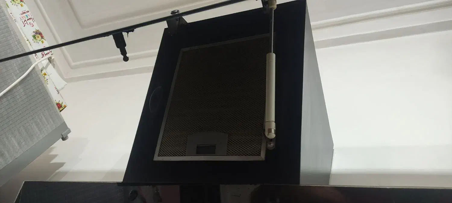 هود شیشه‌ای|هود|اهر, |دیوار