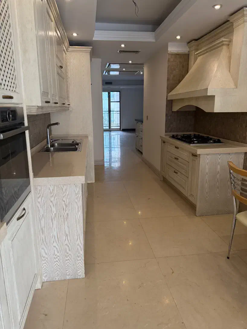 زعفرانیه ۲۳۰ متر آپارتمان لوکس