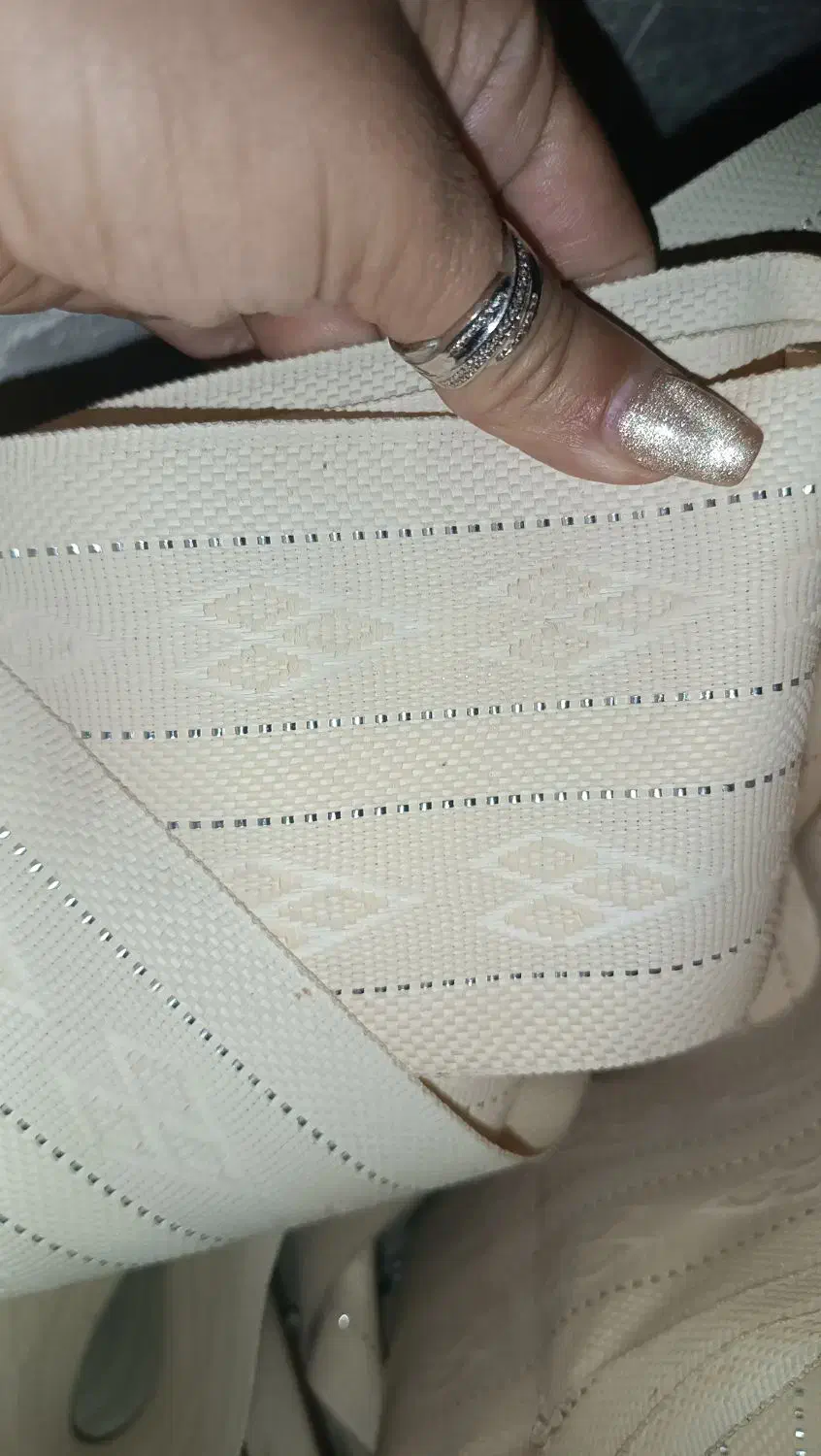 پرده عمودی کرم روشن با چوب پرده|پرده، رانر، رومیزی|شیراز, شهرک فرزانگان|دیوار