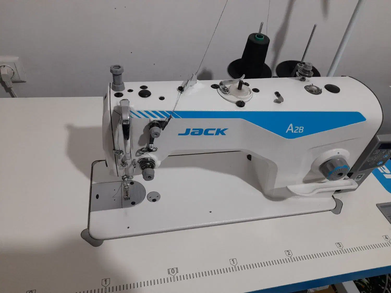 چرخ خیاطی در حد نونو|چرخ خیاطی و ریسندگی|کوهدشت, |دیوار